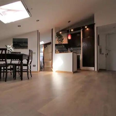 Accogliente Mansarda Nel Cuore Dell Antica Livorno Apartment Luaran gambar