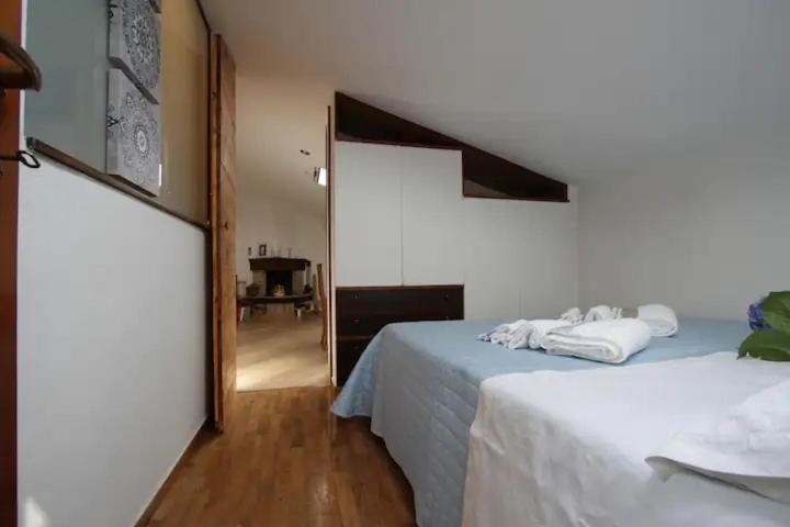 Accogliente Mansarda Nel Cuore Dell Antica Livorno Apartment Luaran gambar