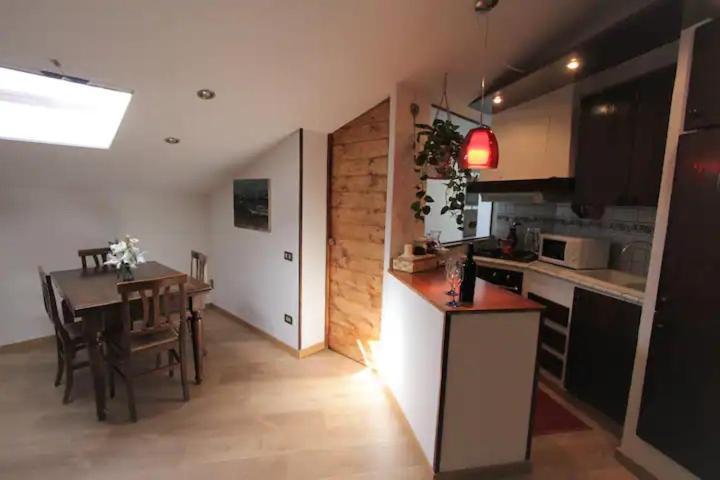 Accogliente Mansarda Nel Cuore Dell Antica Livorno Apartment Luaran gambar